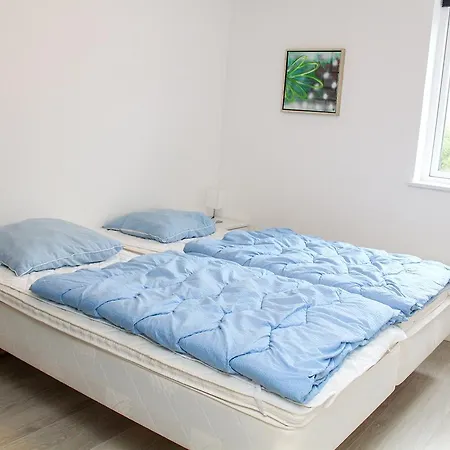 펜션 Four-bedroom Holiday In *